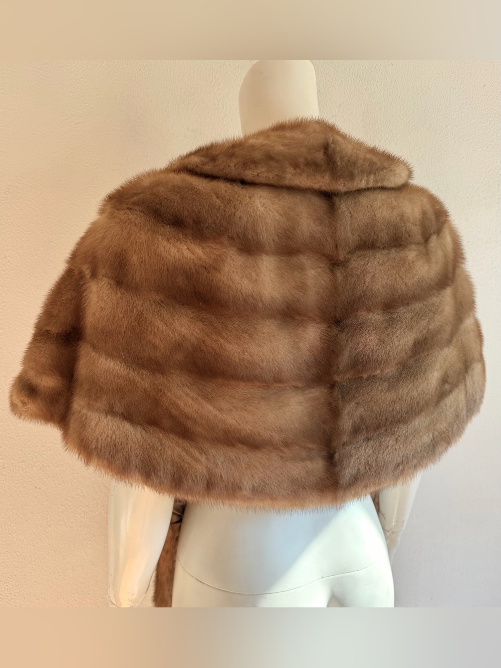 Vintage GENUINE MINK FUR Natural Brown Shrug Shawl Stole Wrap Bridal Wedding S/M - Picture 7 of 16